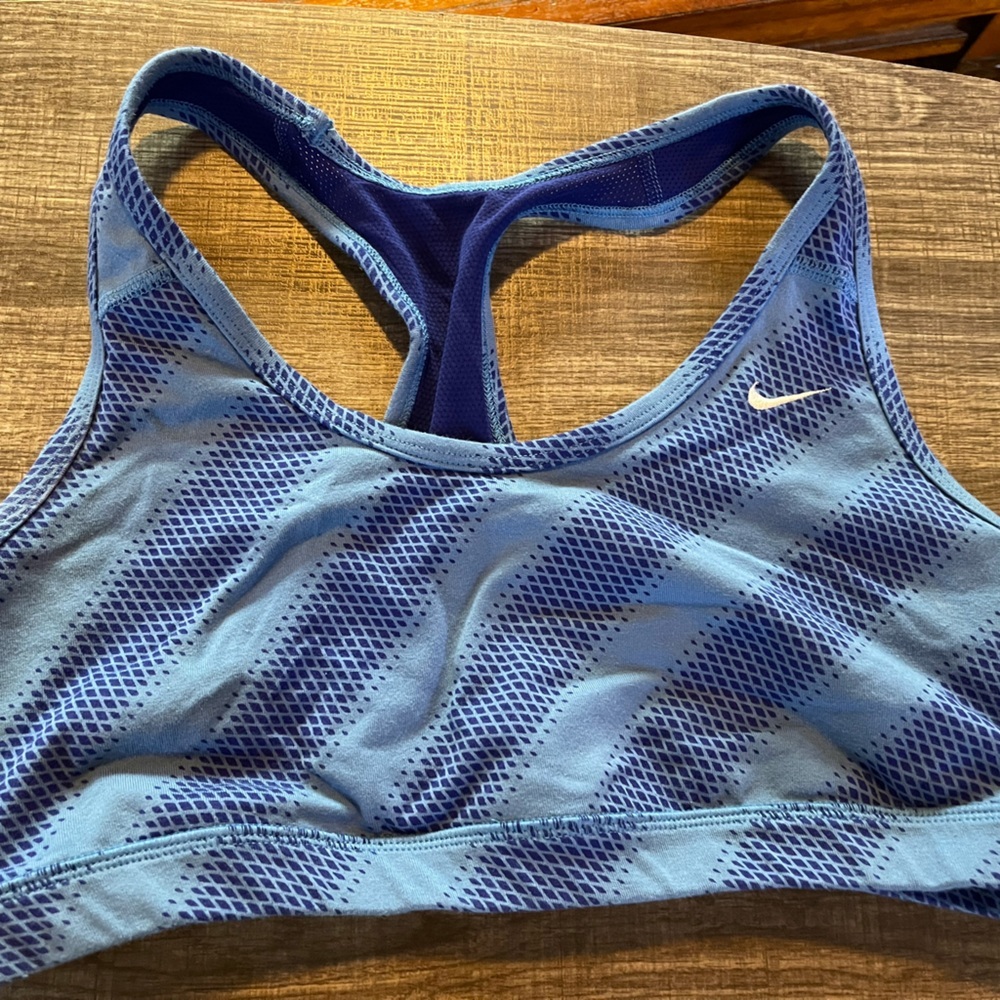 Nike shelf bra Large